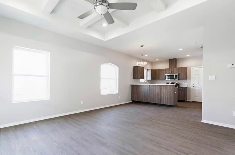 Building Photo - 3609 Tinsley Ave unit 4