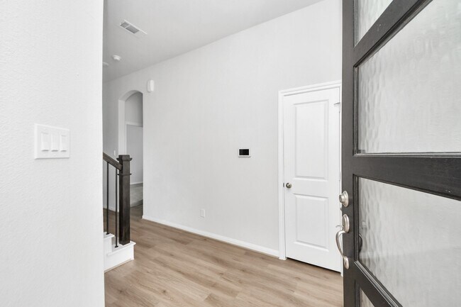 Building Photo - 804 Lake Lacosta Dr