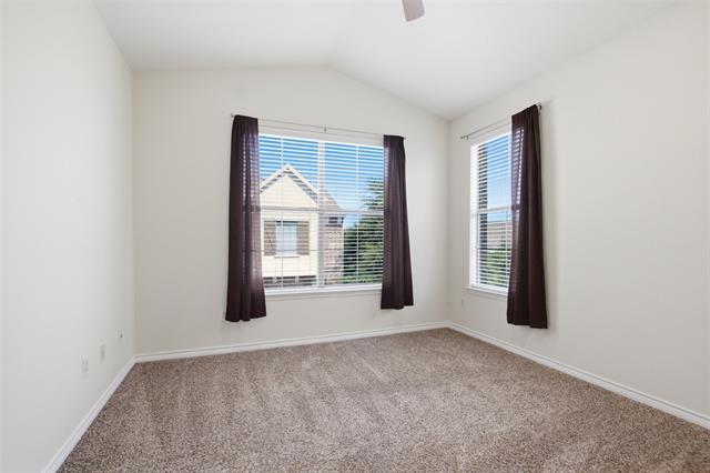 Building Photo - 2113 Grove Park Ln