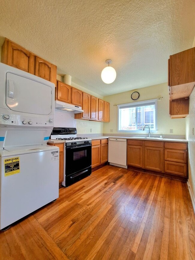 Building Photo - N11T88-90