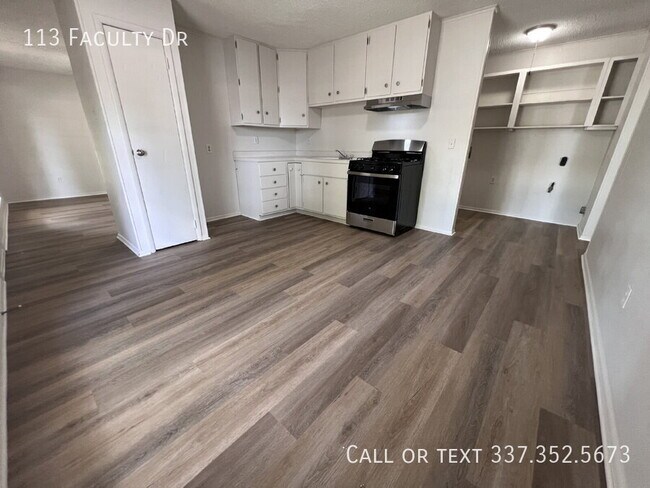 Building Photo - 113 Faculty Dr