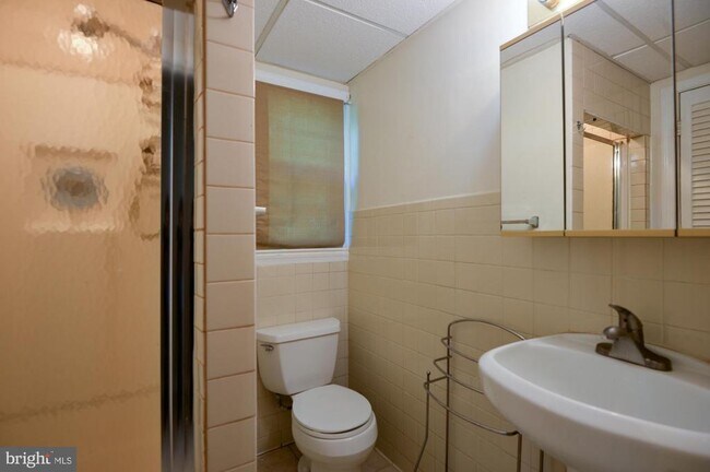 Building Photo - 3409 Beverly Dr