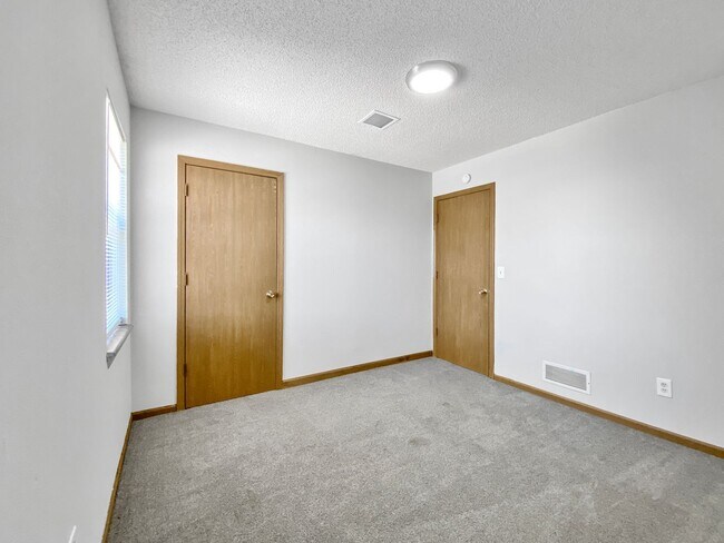 Building Photo - Brand New Unit Townhome | 2 BR/1BA | Fully renovated kitchen!