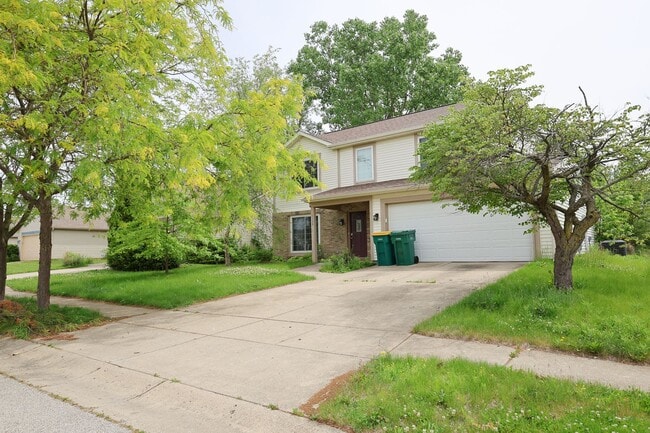 Building Photo - Spacious 4-Bedroom Home with Pond Views & Private Backyard
