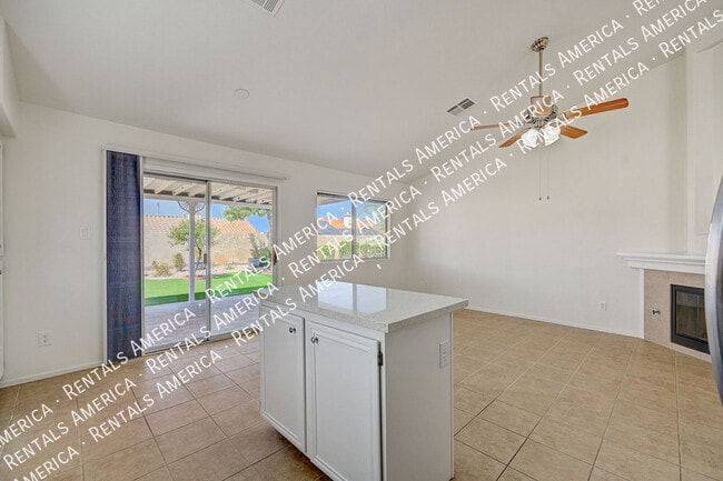 Building Photo - 832 Seco Verde Ave