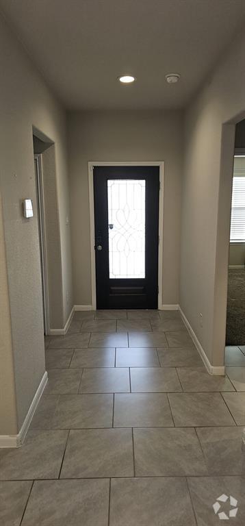 Building Photo - 7519 Highland Chase Dr