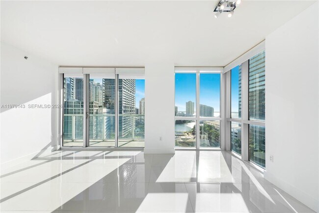 Building Photo - 500 Brickell Ave