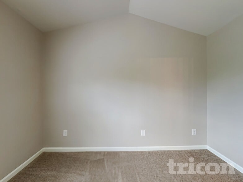 Building Photo - 5745 Henderson Oaks Dr