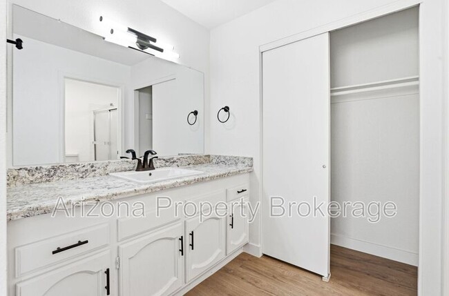 Building Photo - 2291 W Orchid Ln