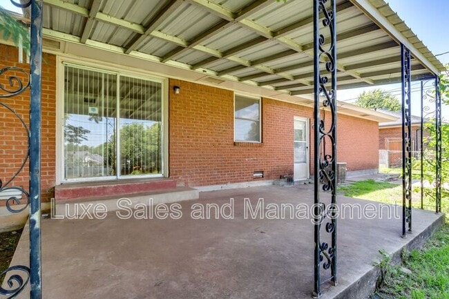 Building Photo - 3516 Mt Pleasant Dr