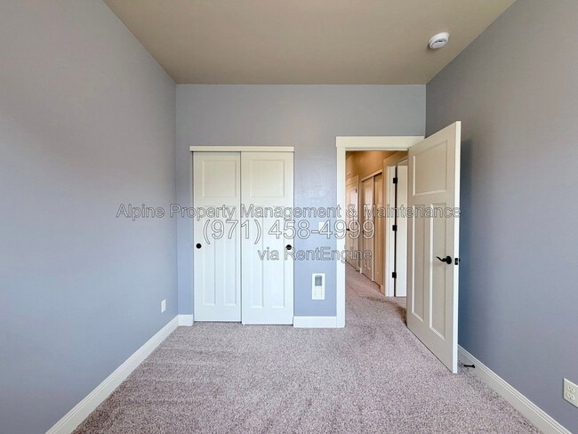 Building Photo - 14353 SW Burlwood Ln