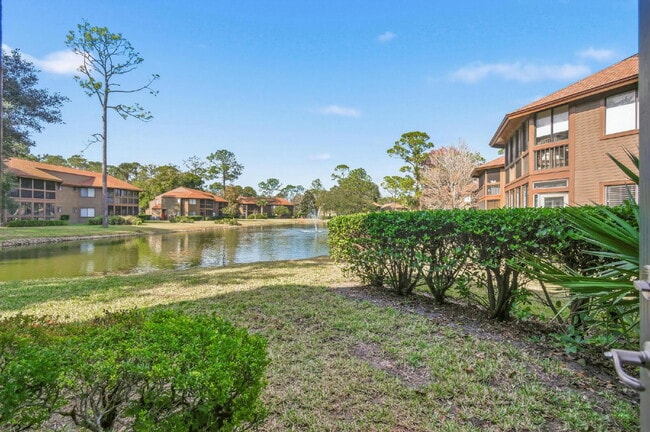 Building Photo - Woodhaven Condominium