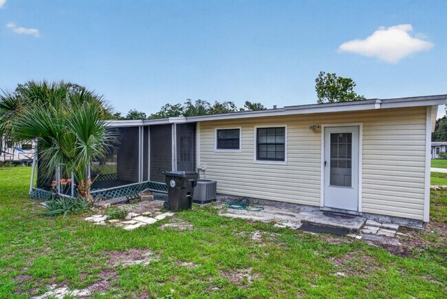 Building Photo - 255 Woodside Dr
