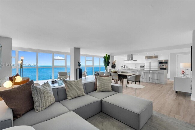 Building Photo - 600 Grapetree Dr