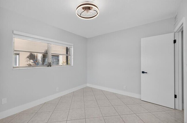 Building Photo - 510 SW 15th St