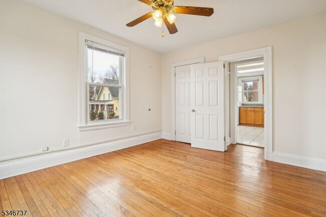 Building Photo - 44 Elm St