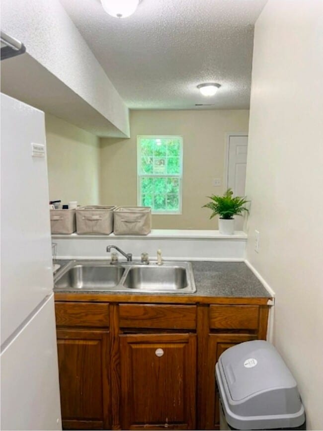Building Photo - Affordable Rent
