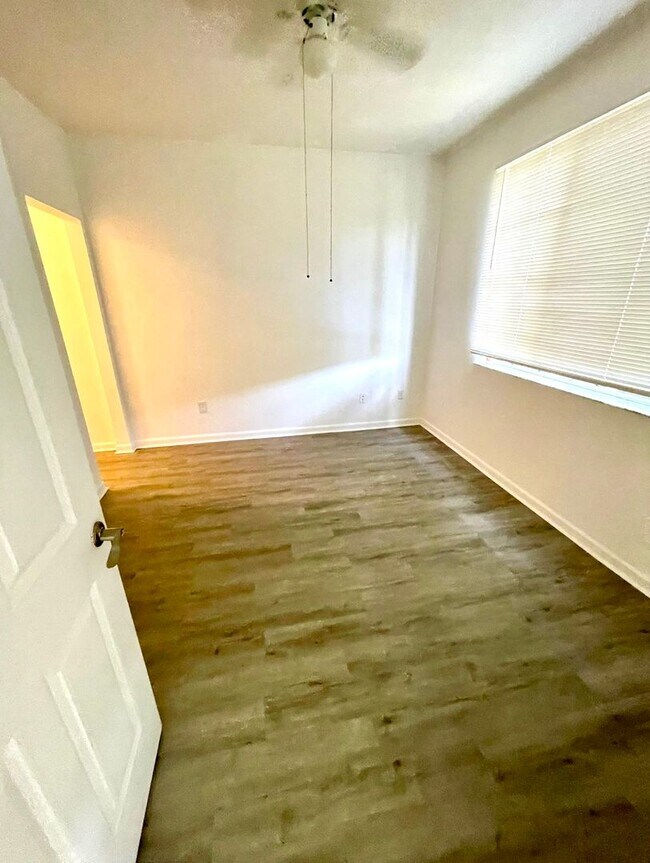 Building Photo - Two bedroom condo in gated Marsh Harbour c...