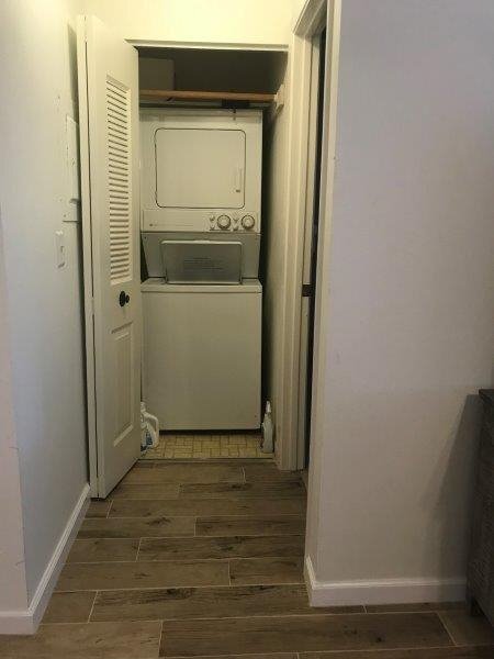 Building Photo - Venice, FL Mission Lakes 2BR/2BA Condo Located Just Off-Island