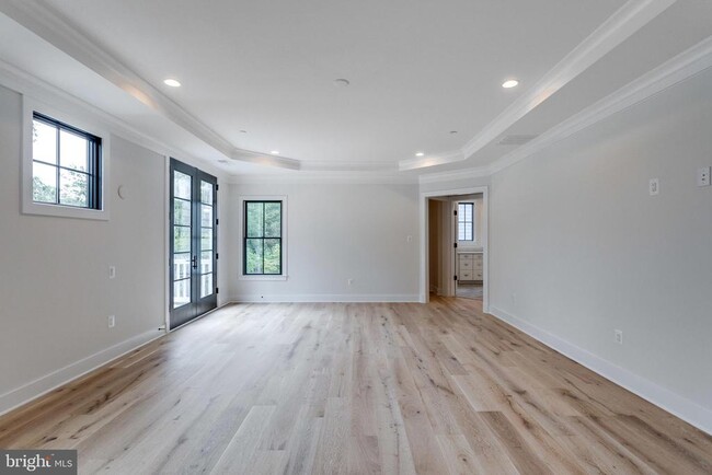 Building Photo - 5615 McLean Dr
