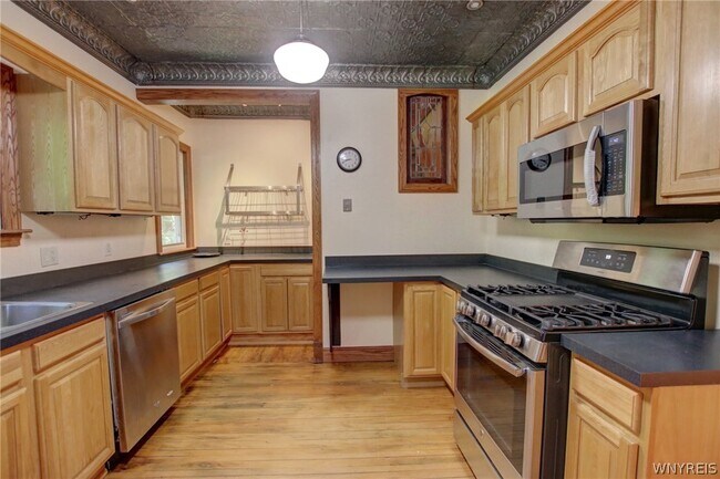 Building Photo - 5880 Draudt Rd