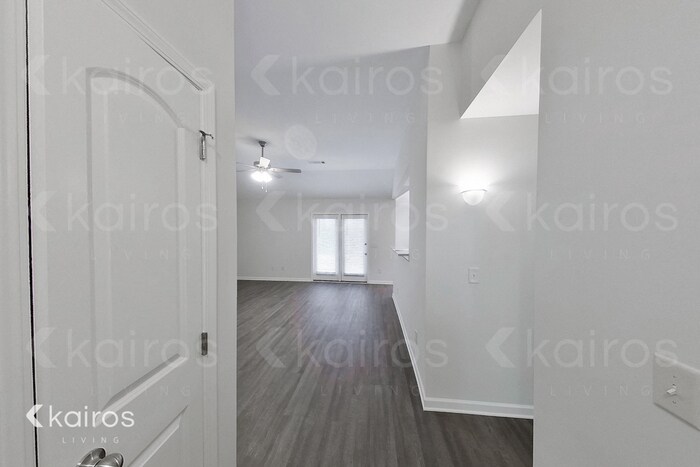 Building Photo - 325 Bent Tree Dr