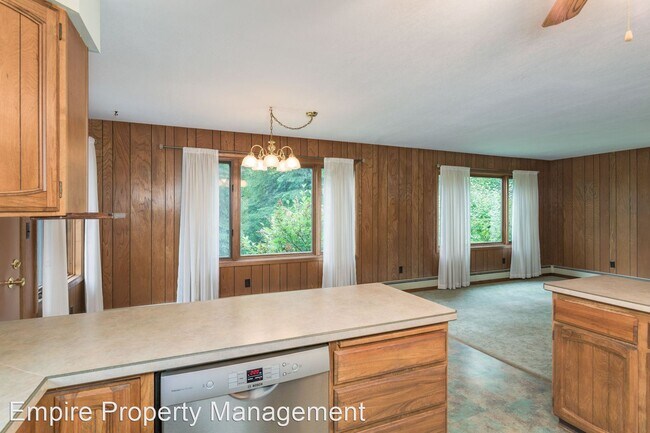 Building Photo - 3 br, 2 bath House - 845 Birch Hill Road