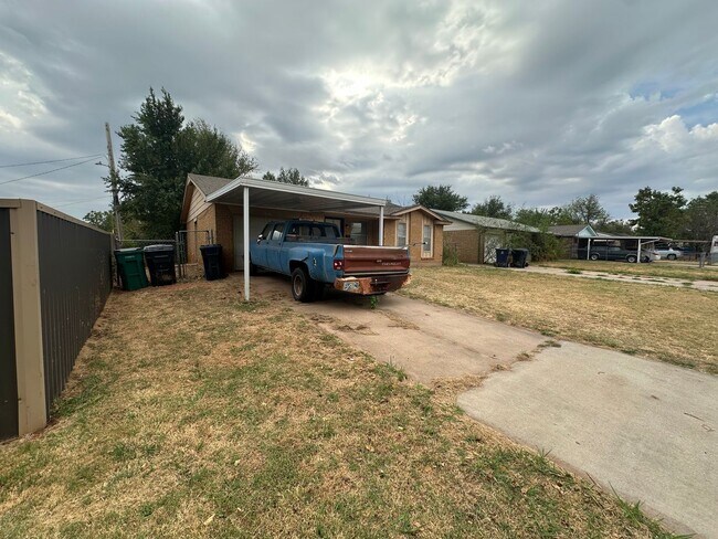 Building Photo - 4808 S Dimple Dr