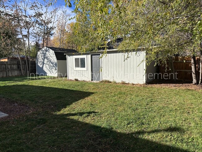 Building Photo - 901 S Alcott St