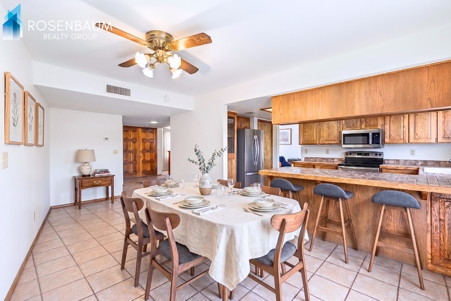 Building Photo - Gorgeous 5-beds, 3.5 baths 2-story home in the desirable Sandretto Hills community!