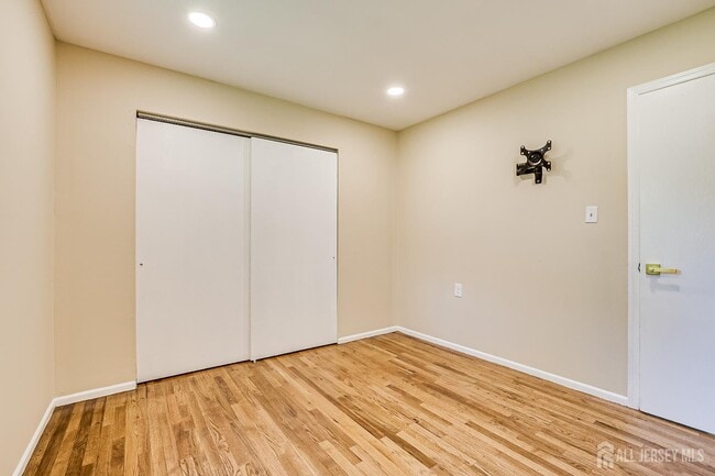 Building Photo - 5 Pelmont Pl
