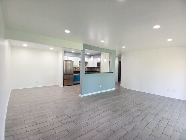 Building Photo - 2300 Beau Monde Ln