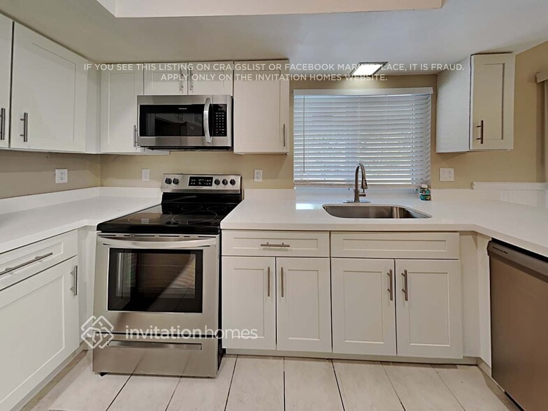 Building Photo - 7001 NW 11th Pl