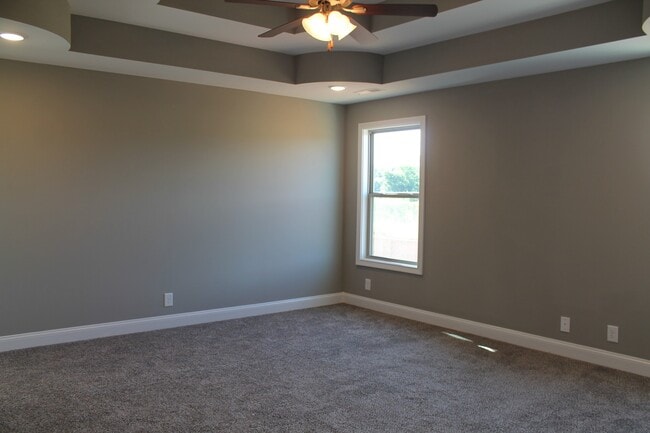 Building Photo - 254 Azalea Dr