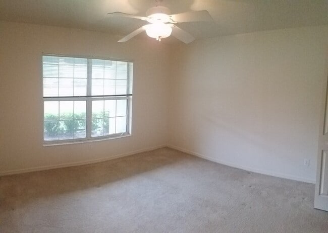 Building Photo - 5290 SW 89th Pl