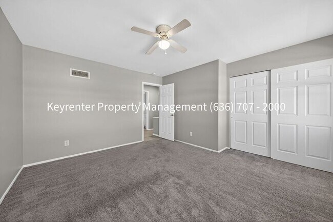 Building Photo - Parkcrest Dr - 924