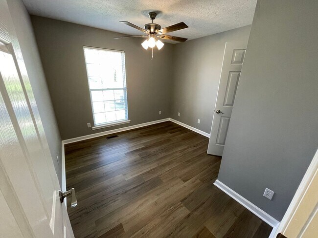 Building Photo - Nice 3 Bed 3 Bath Home For Rent!