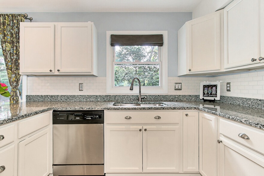 Building Photo - 13007 Melville Ln