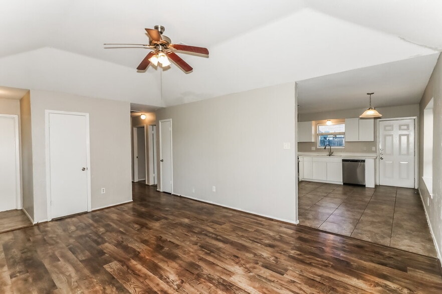 Building Photo - 18714 Andalusian Dr