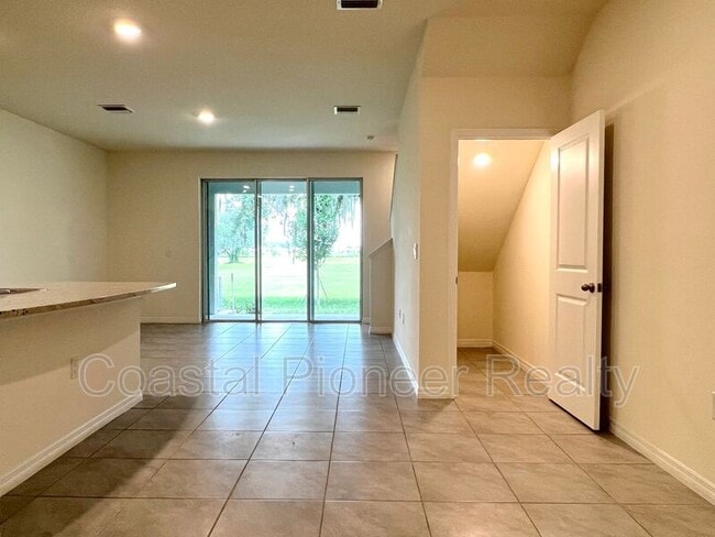 Building Photo - 5330 Dragonfly Dr
