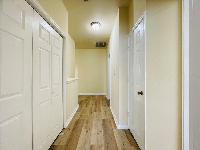 Building Photo - 9400 Bellaire Blvd