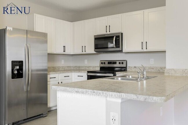 Building Photo - Fall Special: 1/2 off your first month! Av...