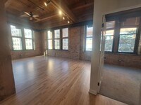 Building Photo - 331 S Peoria St