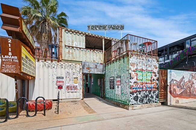 Building Photo - 1727 Hadley St