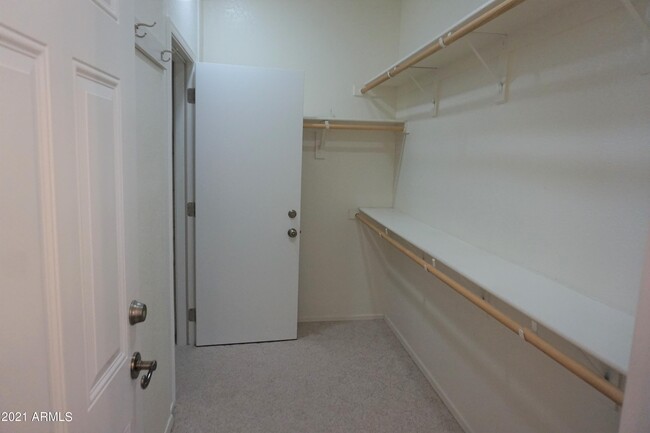 Building Photo - 3036 Softwind Dr