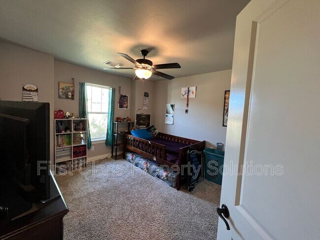Building Photo - 3116 Drake Crest Dr