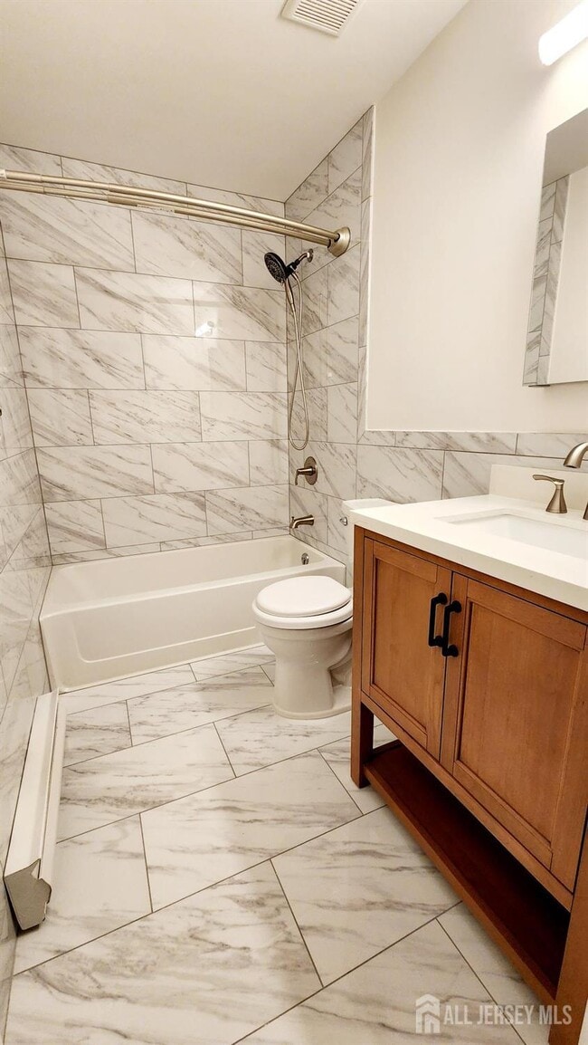 Building Photo - 838C Vail Rd