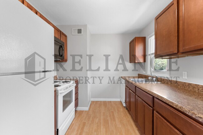 Building Photo - 1817 Catherine St