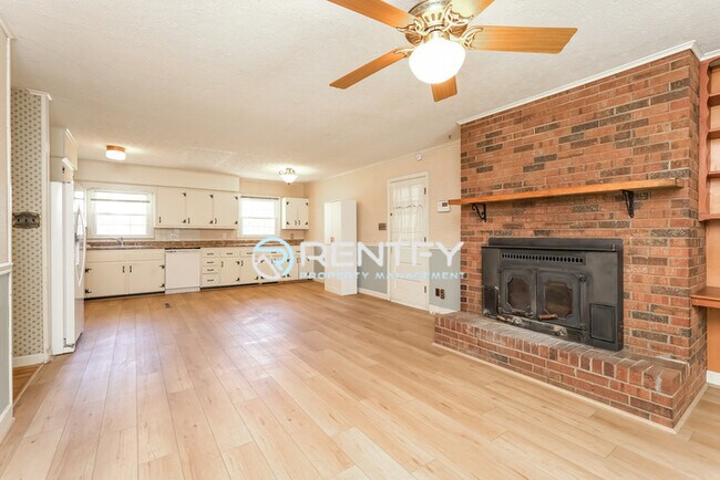 Building Photo - 260 Stewart Rd SE