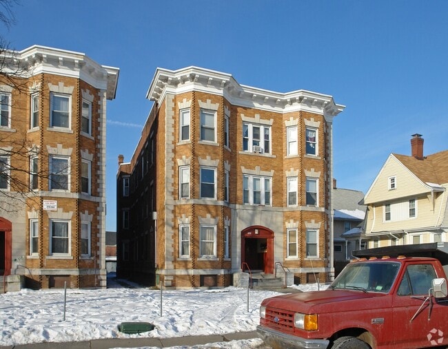 Building Photo - 267-271 Wethersfield Ave